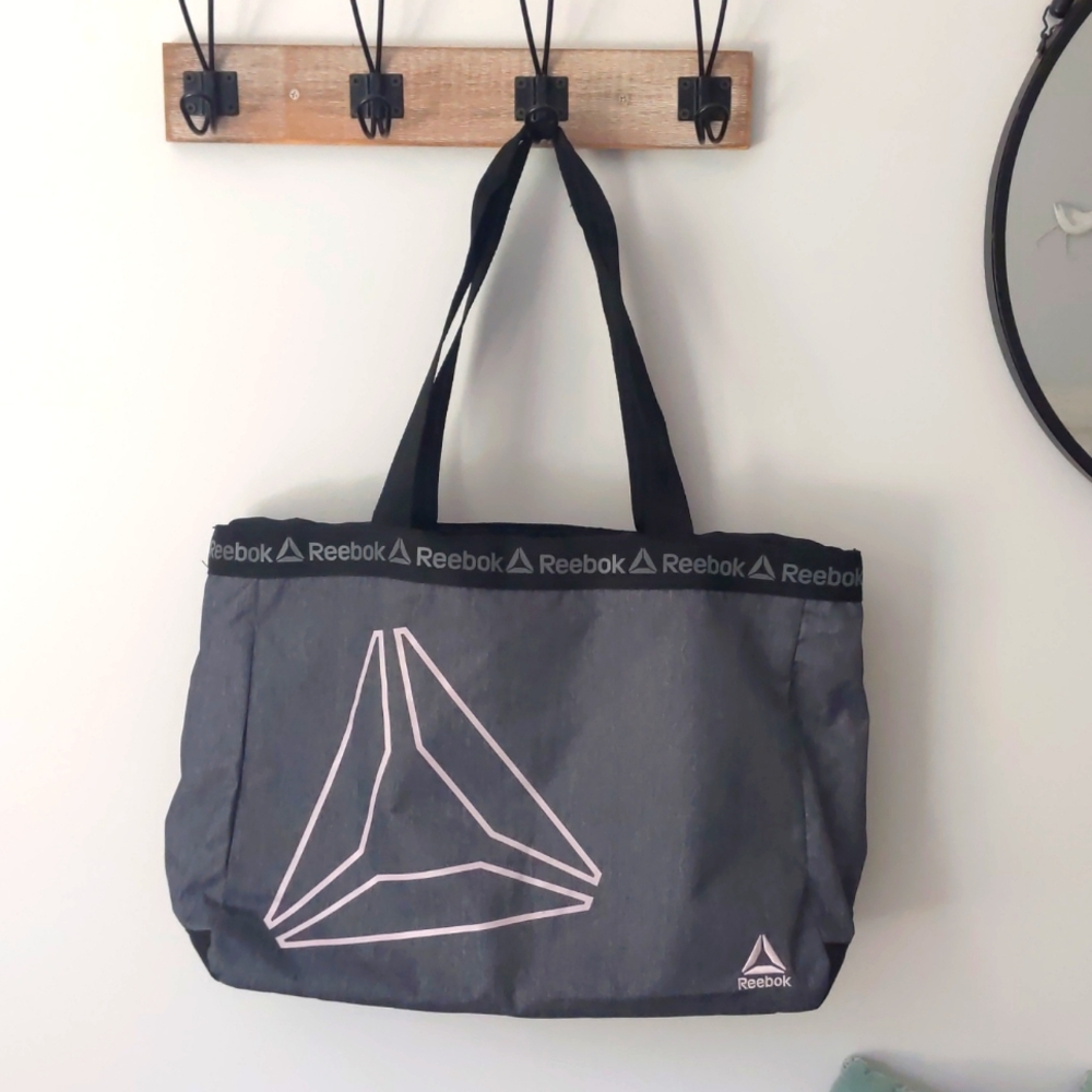 New without tags Reebok gym bag